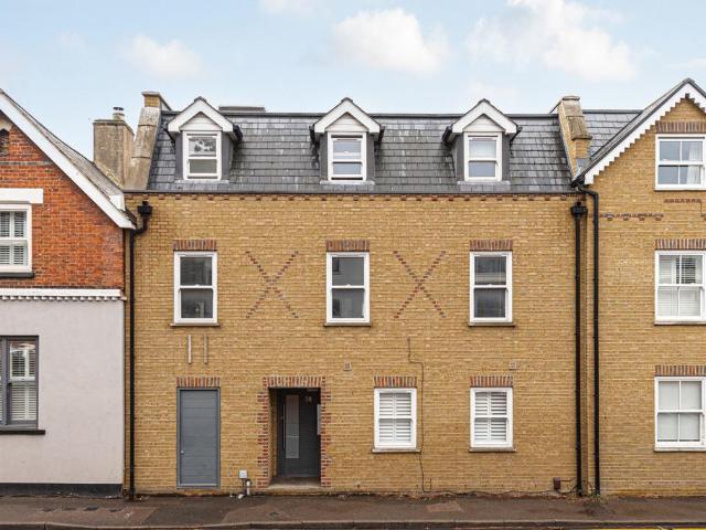 Flat for sale in Blackhills, Surrey