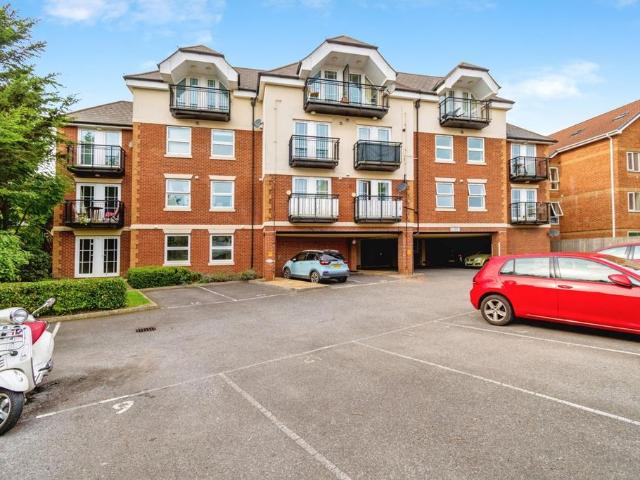 Flat for sale in Hill, City Of Southampton