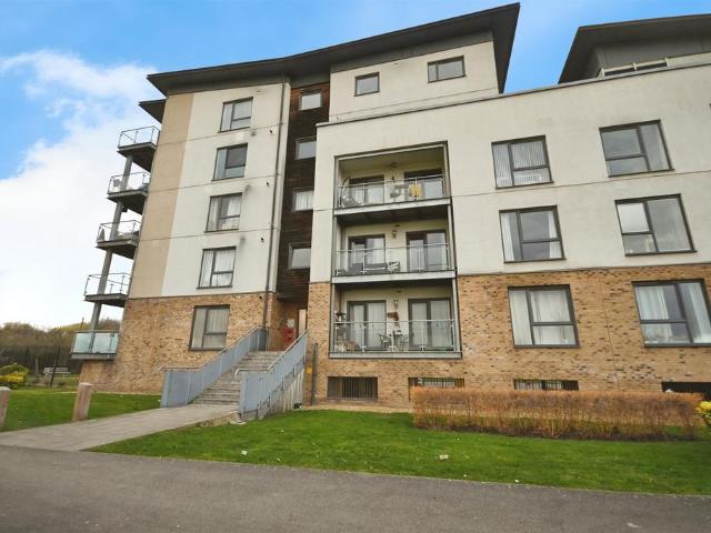 Flat for sale in Eastgate, Peterborough