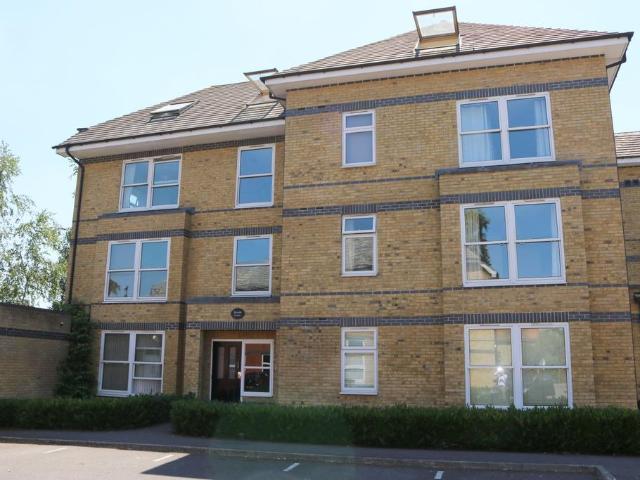 Flat for sale in Row Town, Surrey
