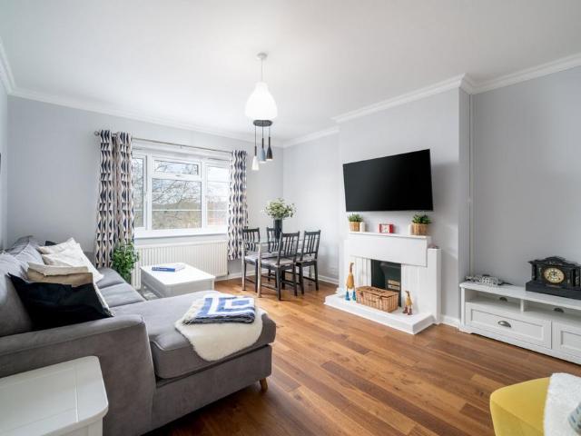 Flat for sale in Muswell Hill, Greater London