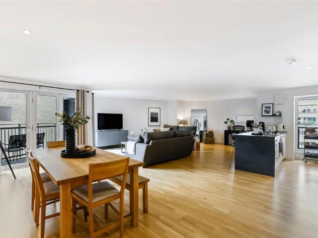 Flat for sale in Merchant City, Scotland
