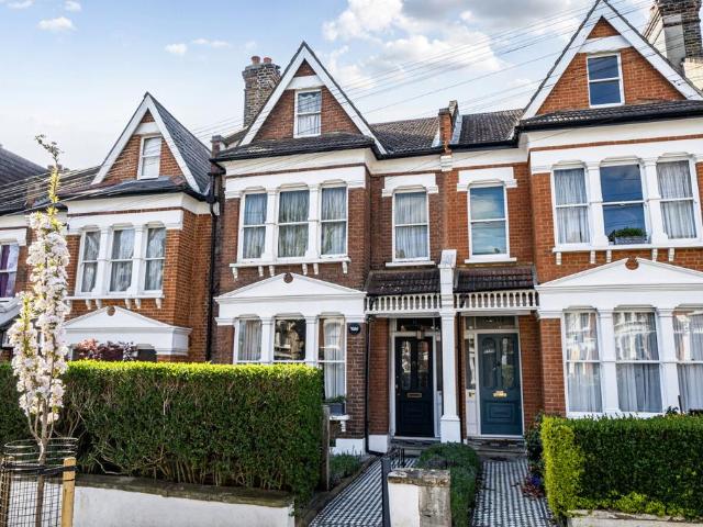 Flat for sale in Dulwich Village, Greater London
