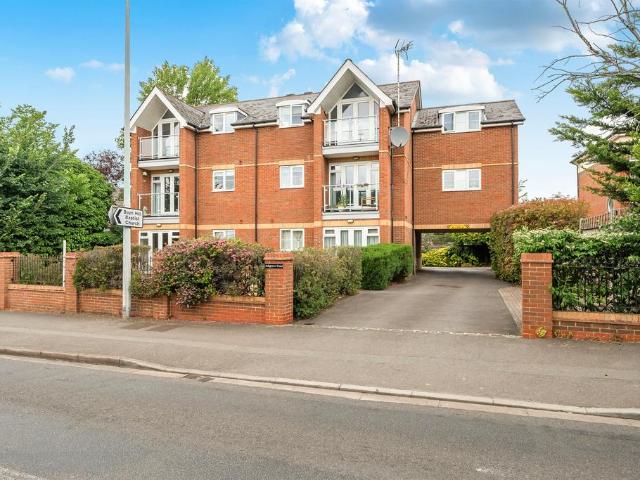 Flat for sale in St Marks, Maidenhead