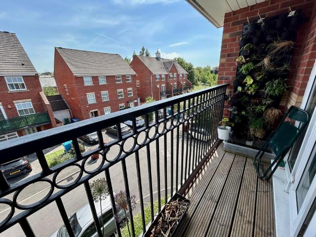 Flat for sale in Georgia, Greater Manchester