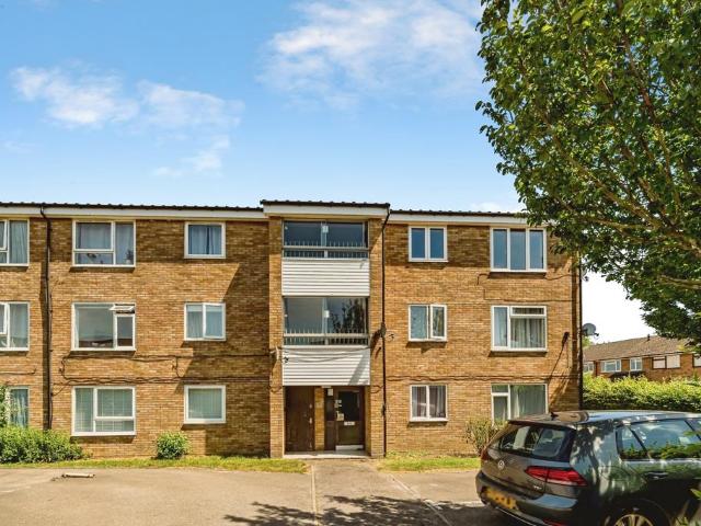 Flat for sale in Stoke Mandeville, Buckinghamshire
