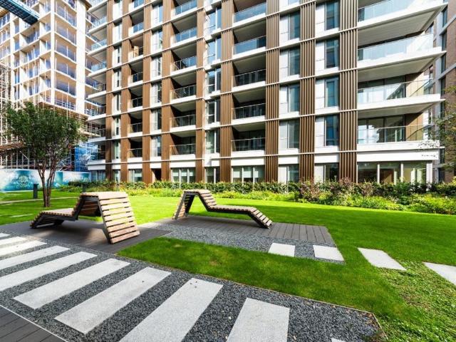 Flat for sale in Nine Elms, Greater London