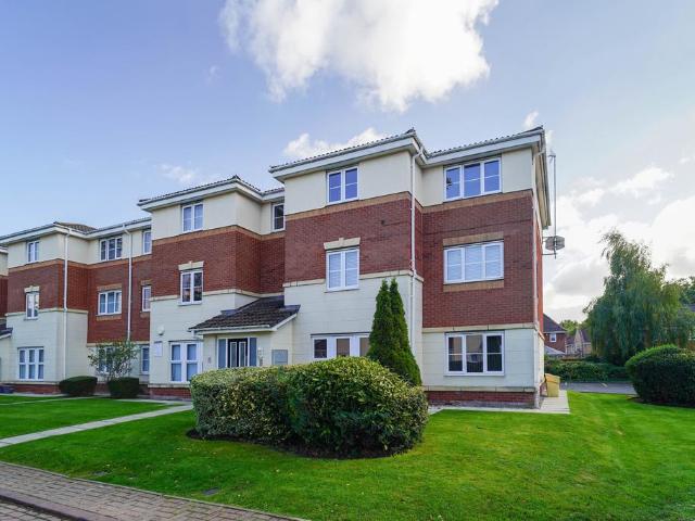 Flat for sale in Fazakerley, Liverpool