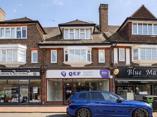 Flat for sale in Pachesham Park, Surrey