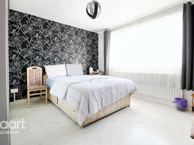 Flat for sale in Dagenham