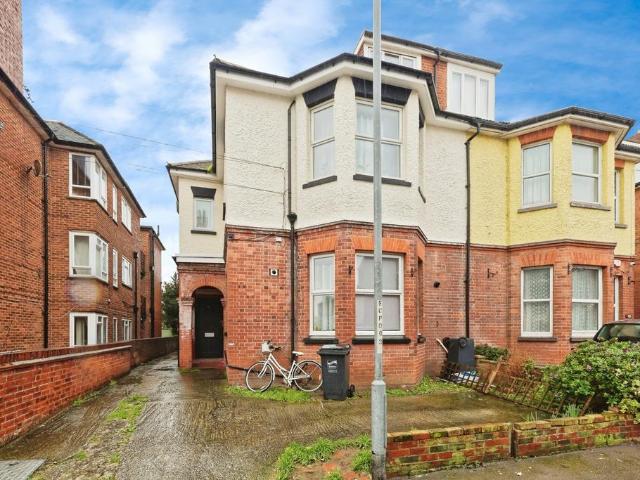 Flat for sale in Cliftonville West, Acol