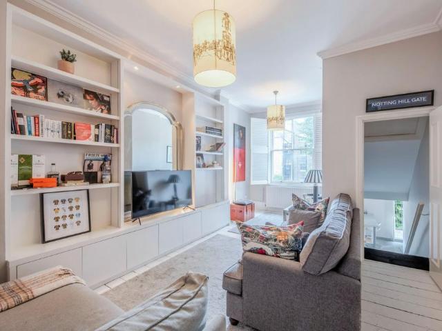 Flat for sale in Bayswater, Greater London