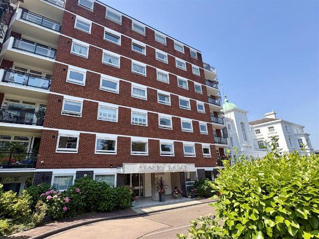 Flat for sale in Eastbourne, East Sussex
