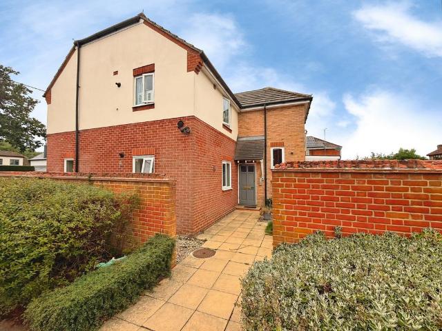 Flat for sale in Bread and Cheese Hill, Castle Point