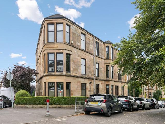 Flat for sale in Battlefield, Scotland