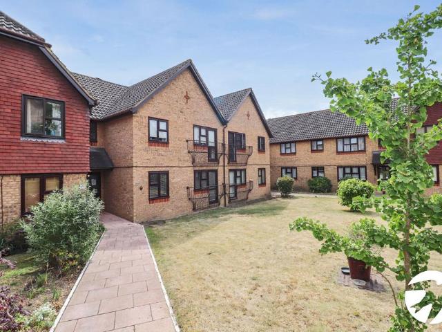 Flat for sale in Belvedere, Greater London