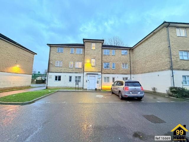 Flat for sale in Dagenham, Isle Of Man