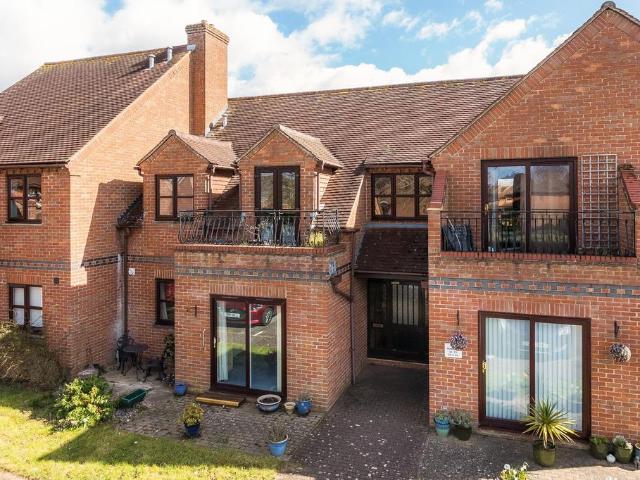 Flat for sale in Dromore, Oxfordshire