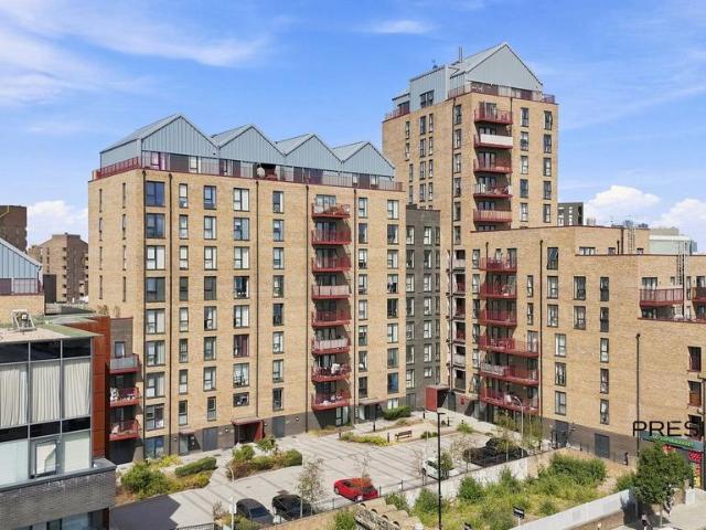 Flat for sale in Greenwich Town Centre, Greater London