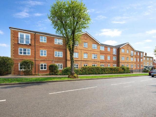 Flat for sale in Nuneaton, Nuneaton and Bedworth