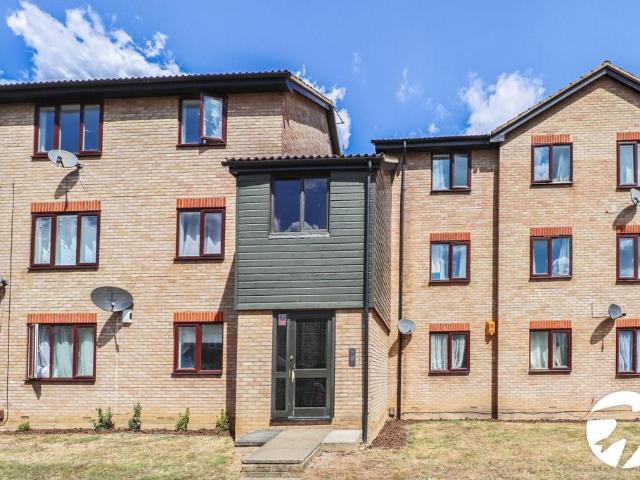 Flat for sale in Belvedere, West Heath