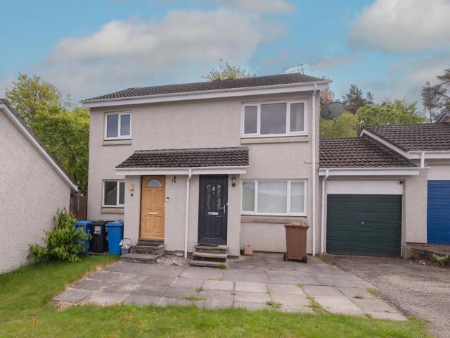 Flat for sale in Lentran, Scotland