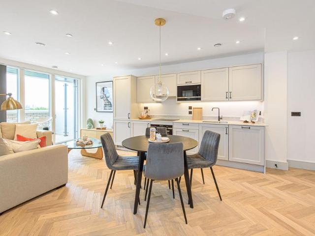 Flat for sale in Mapesbury, Greater London