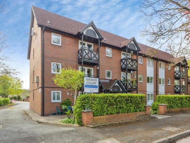Flat for sale in Georgia, Greater Manchester