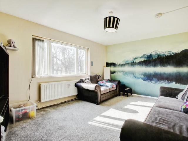 Flat for sale in Kenton, Tyne And Wear