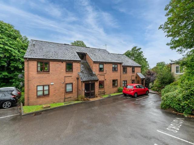 Flat for sale in Rufford Park, Yeadon
