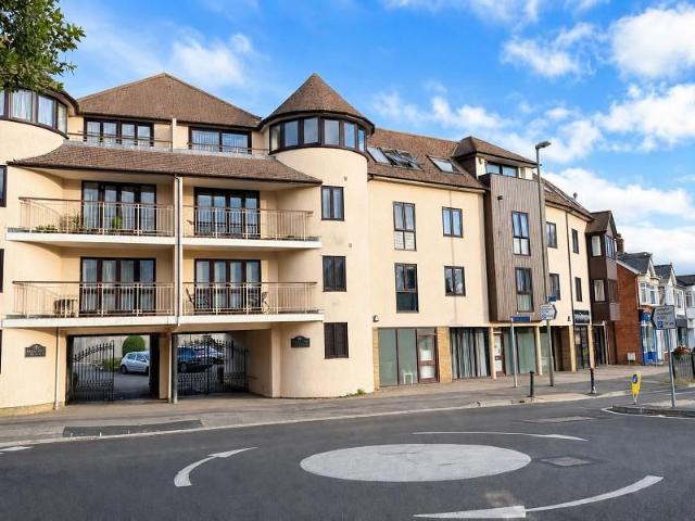 Flat for sale in Old Milton, Ashurst Bridge