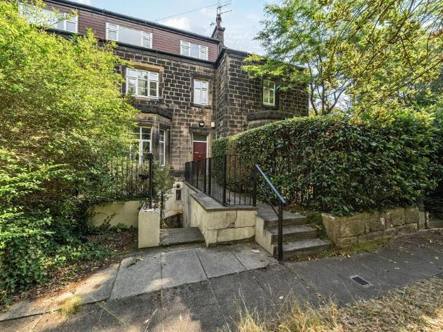 Flat for sale in Headingley, West Yorkshire