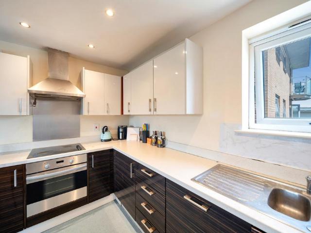 Flat for sale in Hythe, Fordham Heath