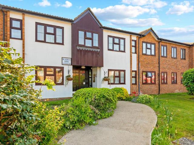 Flat for sale in Coney Hall, Greater London