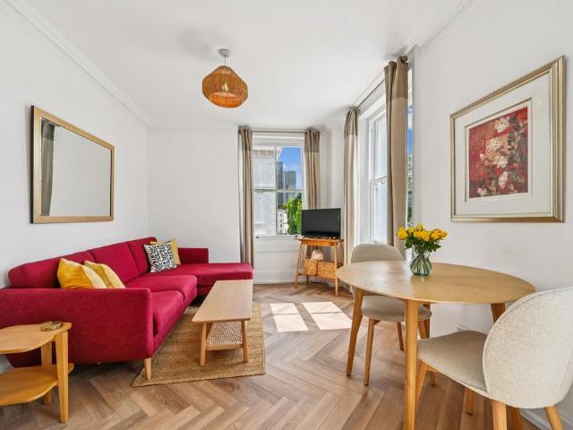 Flat for sale in Pimlico, Greater London