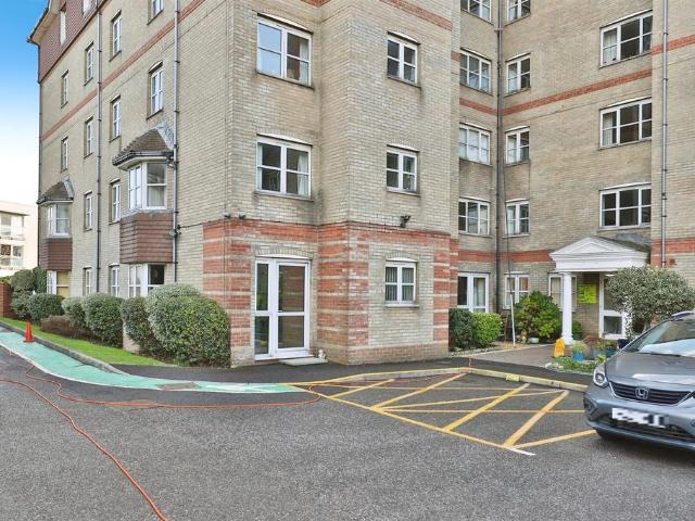 Flat for sale in Wick, Bournemouth