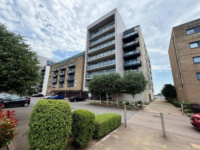 Flat for sale in Cardiff International Sports Village, Falcon Lodge