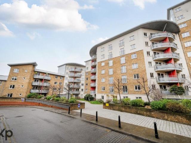 Flat for sale in Old Ford, Bow