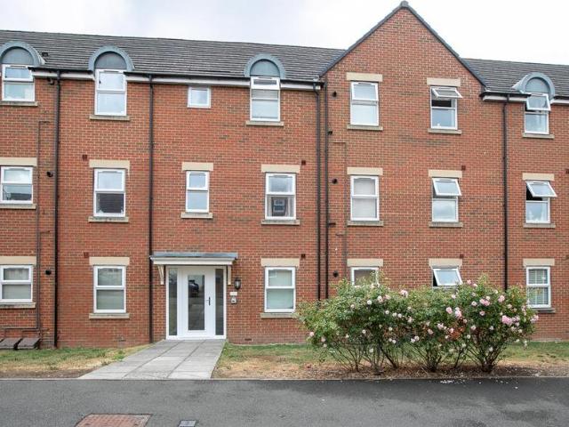 Flat for sale in Royal Wootton Bassett, Wiltshire