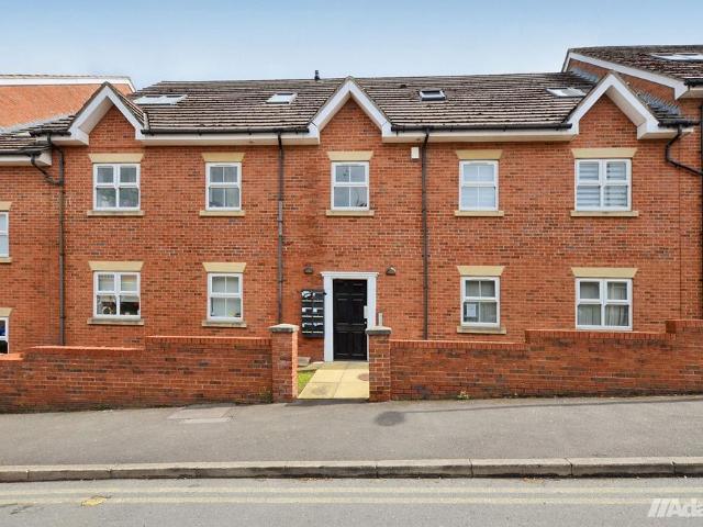 Flat for sale in Runcorn, Cheshire