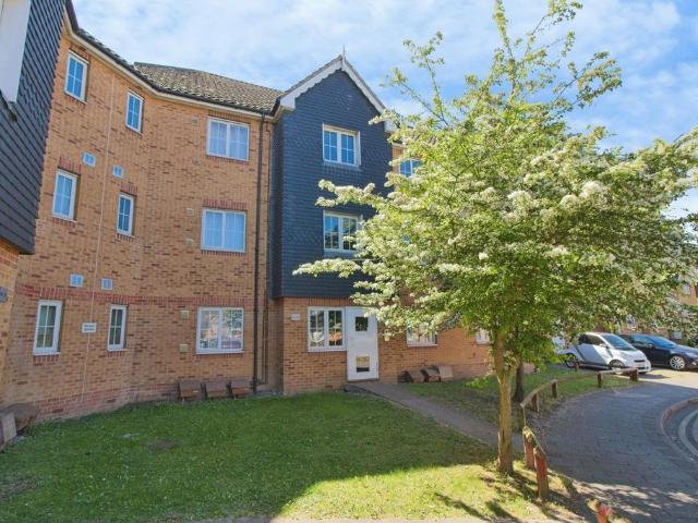 Flat for sale in Thamesmead, Isle Of Man