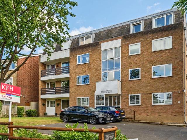 Flat for sale in Beckenham, Greater London
