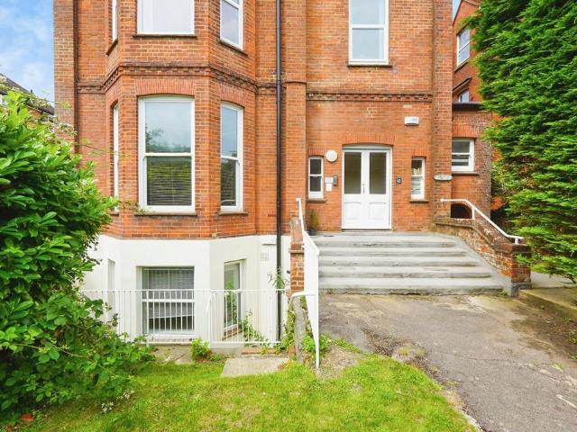 Flat for sale in Folkestone