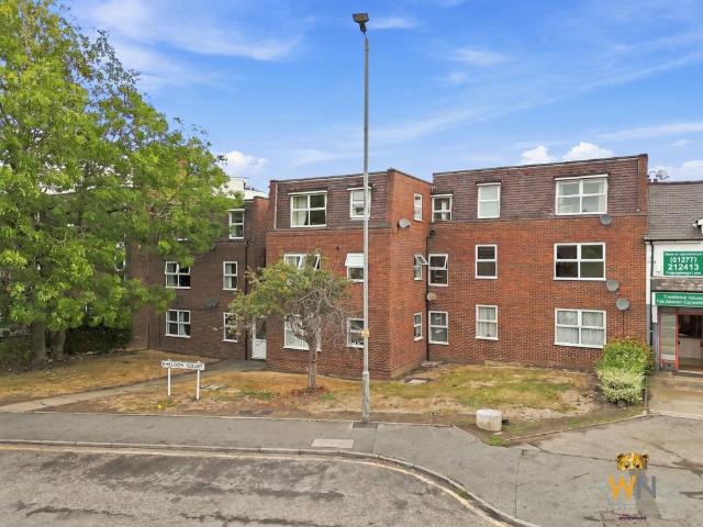 Flat for sale in Shenfield, Brentwood