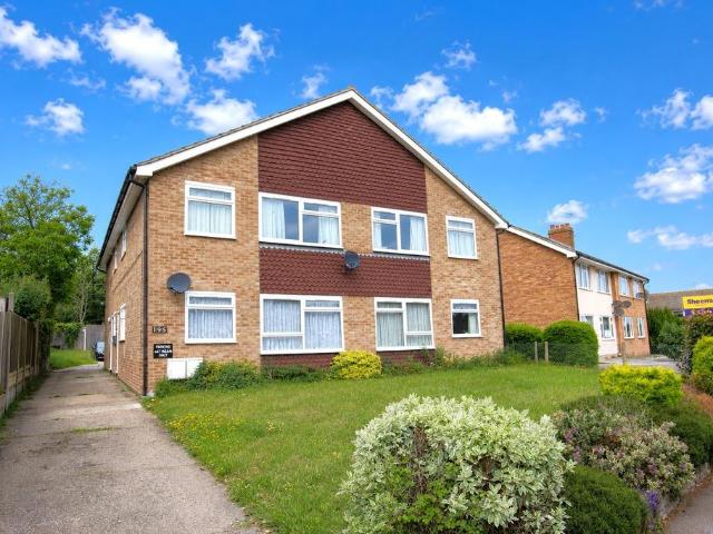 Flat for sale in Holland-on-Sea, Dale Hill