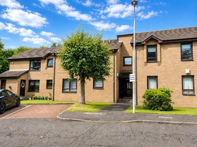 Flat for sale in Hamilton, Scotland