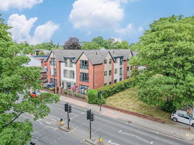 Flat for sale in Shirley, West Midlands