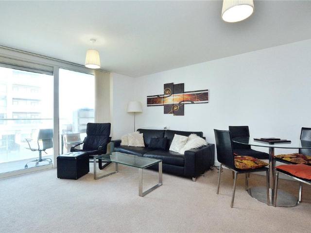 Flat for sale in Dalston, De Beauvoir Town