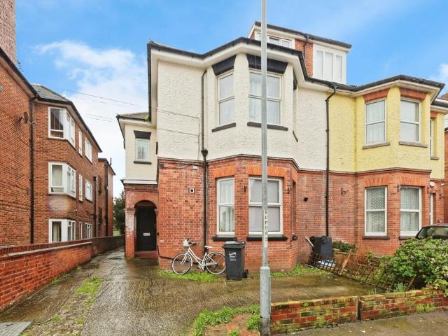 Flat for sale in Cliftonville West, Acol