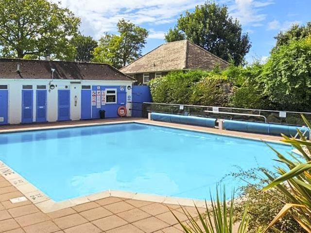 Flat for sale in Hollingbury, Brighton